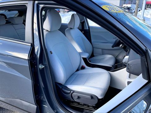 Used 2024 Hyundai Kona SEL image 11