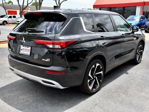 Used 2023 Mitsubishi Outlander LE image 6