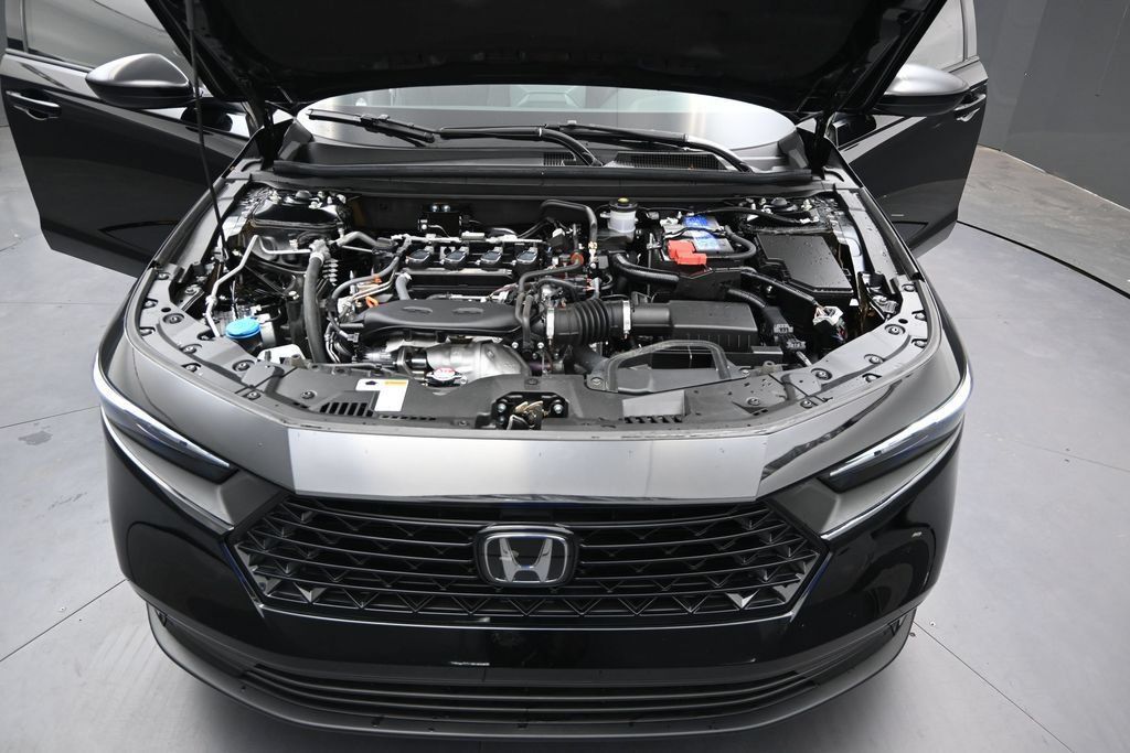 Used 2025 Honda Accord SE image 12