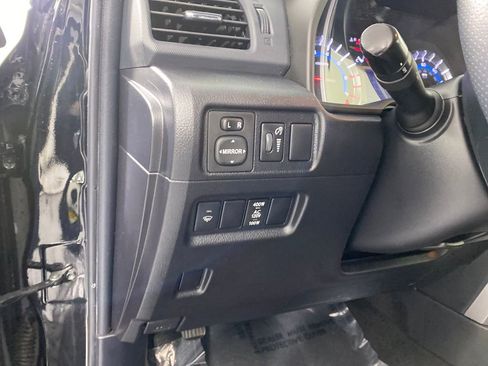 Used 2017 Toyota 4Runner SR5 Premium image 13