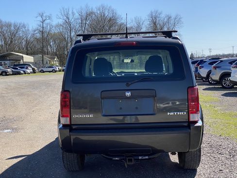 Used 2011 Dodge Nitro SE image 6