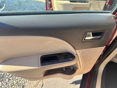 Used 2008 Ford Taurus Limited image 11