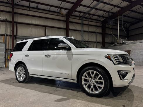Used 2019 Ford Expedition Platinum image 3
