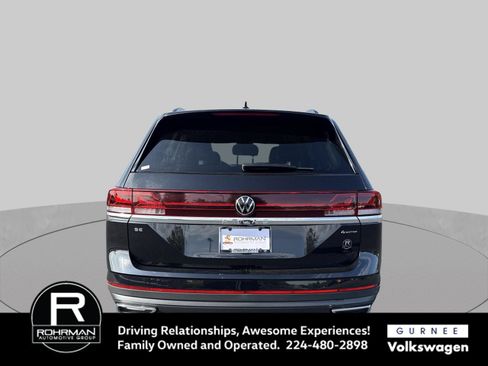 Used 2025 Volkswagen Atlas SE AWD/4WD image 7