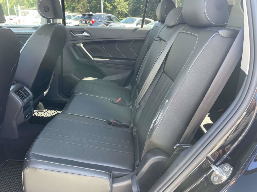Certified 2022 Volkswagen Tiguan SE FWD image 11