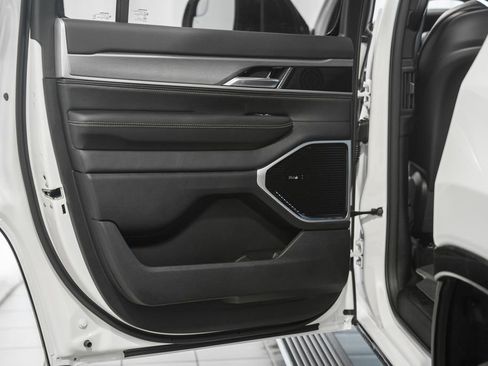 New 2026 Jeep Grand Wagoneer Limited AWD/4WD image 40