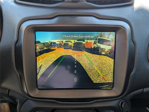 Used 2022 Jeep Renegade Latitude image 29