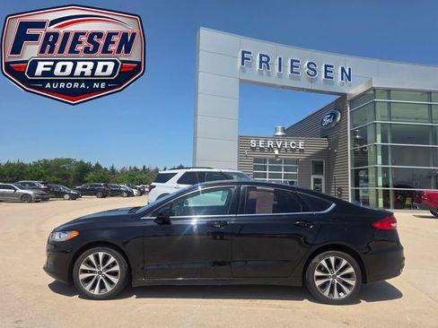 Used 2019 Ford Fusion SE AWD/4WD image 4