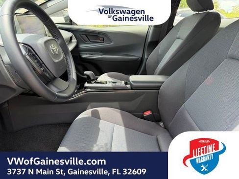 Used 2025 Toyota Prius LE FWD image 18