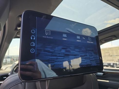 New 2025 Chevrolet Suburban High Country AWD/4WD image 39