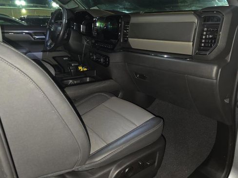 Used 2023 Chevrolet Silverado 1500 ZR2 w/ Technology Package image 9