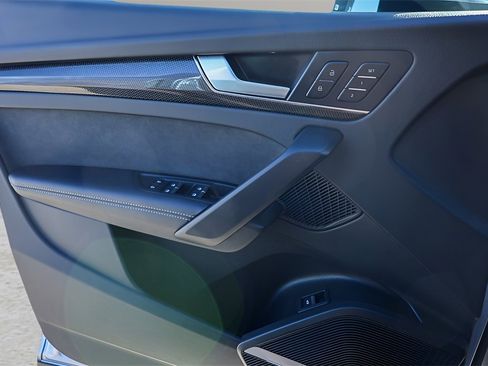 Used 2023 Audi SQ5 Prestige w/ Prestige Package image 19