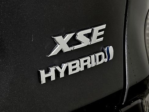 Used 2022 Toyota RAV4 XSE AWD/4WD image 32