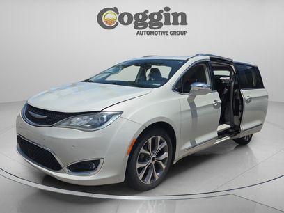 Used 2017 Chrysler Pacifica Limited