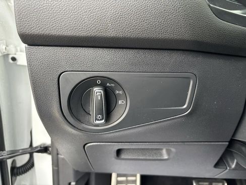 Used 2024 Volkswagen Tiguan SE R-Line image 10