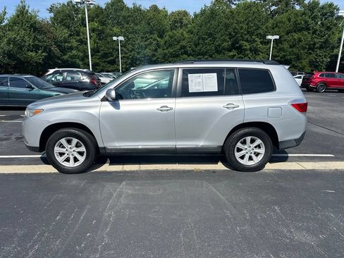Used 2013 Toyota Highlander SE FWD image 6