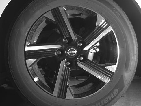 Used 2025 Nissan Sentra SV image 14