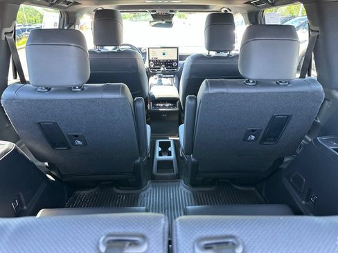 Used 2024 Lexus GX 550 w/ Accessory Package (Z1) AWD/4WD image 35