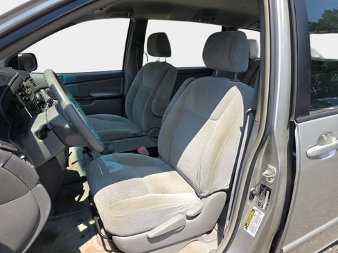 Used 2005 Toyota Sienna LE FWD image 5