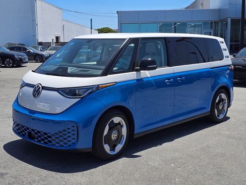Used 2025 Volkswagen ID. Buzz Pro S Plus AWD/4WD image 2