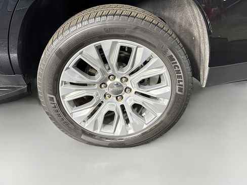 Used 2025 GMC Yukon Denali AWD/4WD image 37