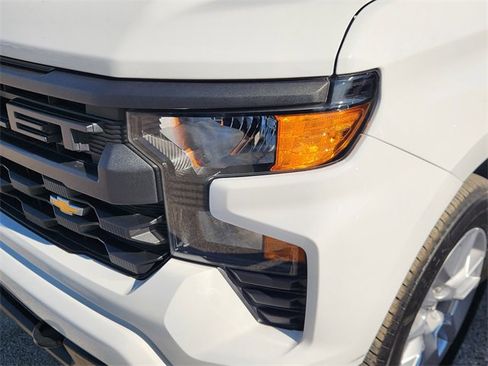 Used 2024 Chevrolet Silverado 1500 Custom image 6