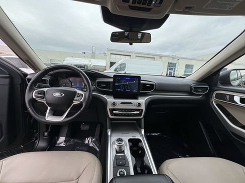 Used 2023 Ford Explorer XLT w/ Equipment Group 202A image 23
