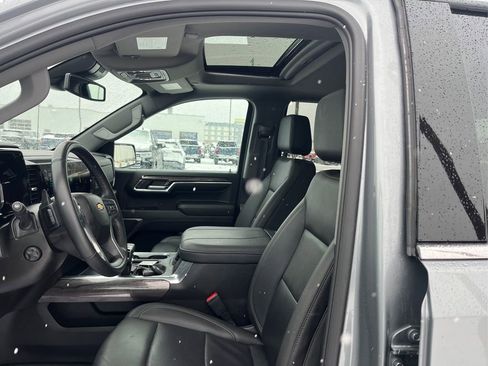 Used 2024 Chevrolet Silverado 1500 LTZ w/ LTZ Premium Package image 9
