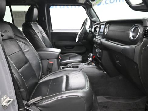 Used 2023 Jeep Wrangler Unlimited Sahara w/ Cold Weather Group image 7