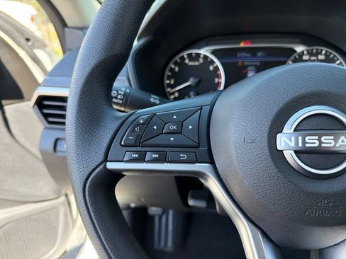 Used 2025 Nissan Altima 2.5 SV FWD image 16