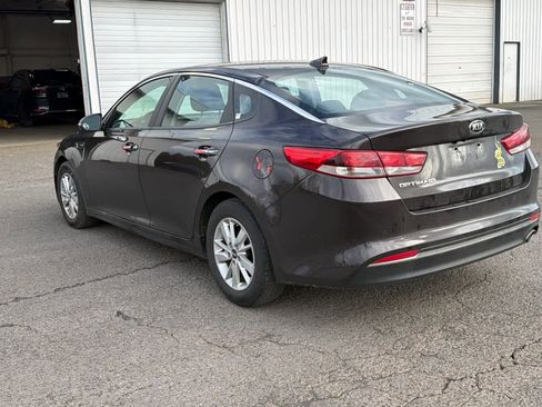 Used 2018 Kia Optima LX image 3