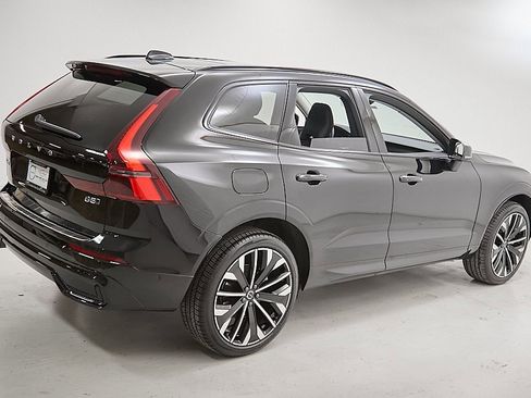 New 2026 Volvo XC60 B5 Ultra w/ Protection Package Premier image 9