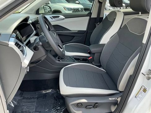New 2026 Volkswagen Taos SE FWD image 12