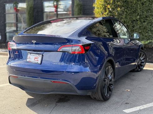 Used 2022 Tesla Model Y Performance image 12