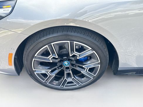 Used 2025 BMW i5 xDrive40 w/ M Sport Package AWD/4WD image 34