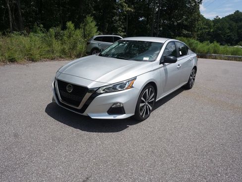Used 2019 Nissan Altima 2.5 SR FWD image 21
