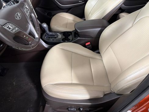 Used 2016 Hyundai Santa Fe AWD image 12