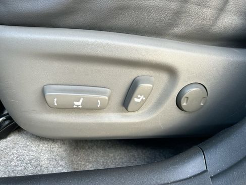 Used 2012 Toyota Prius Four FWD image 12