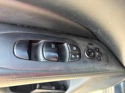 Used 2020 Nissan Pathfinder S AWD/4WD image 9