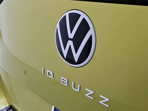 New 2025 Volkswagen ID. Buzz Pro S Plus image 12