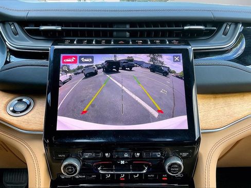 Certified 2022 Jeep Grand Cherokee Summit AWD/4WD image 15
