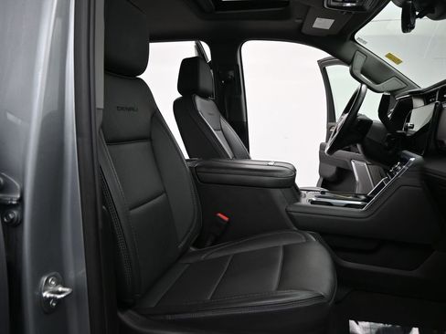 Used 2024 GMC Sierra 3500 Denali w/ Denali Reserve Package image 27