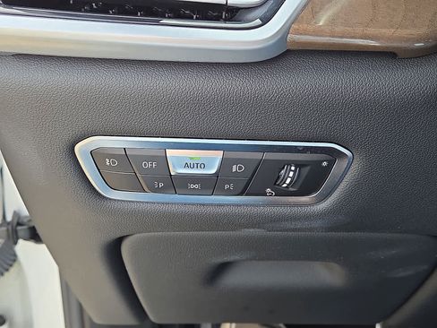 Used 2021 BMW X5 xDrive40i w/ M Sport Package image 27