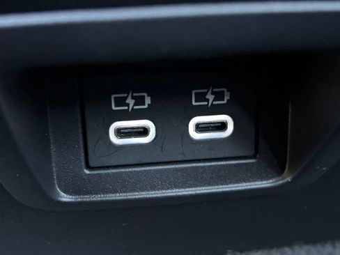 Certified 2025 Toyota Corolla Cross XSE w/ Convenience Package image 22