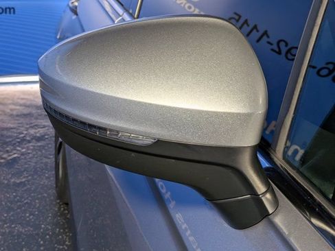 Used 2019 Volkswagen Tiguan SE w/ Panoramic Sunroof Package AWD/4WD image 12