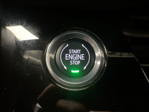 Certified 2025 Buick Envision Sport Touring image 23