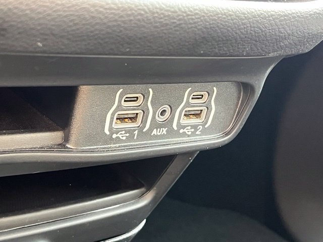 Used 2025 Chrysler Pacifica Select FWD image 25