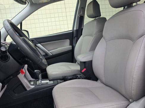 Used 2016 Subaru Forester 2.5i Limited AWD/4WD image 11