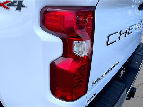 Used 2024 Chevrolet Silverado 2500 LT AWD/4WD image 26