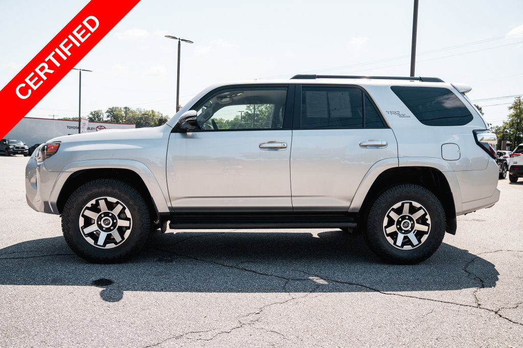 Used 2024 Toyota 4Runner TRD Off-Road Premium AWD/4WD image 4